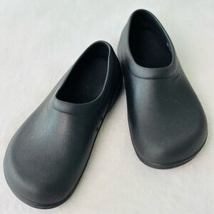 Crocs On-The-Clock Work Slip-On Clogs Women’s Size 7